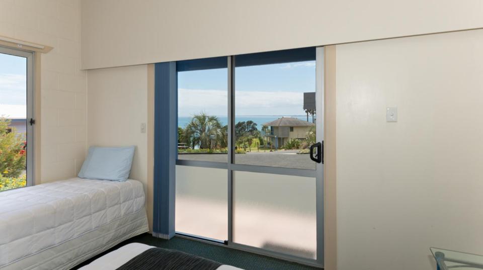 Ahipara Bay Motel Bagian luar foto