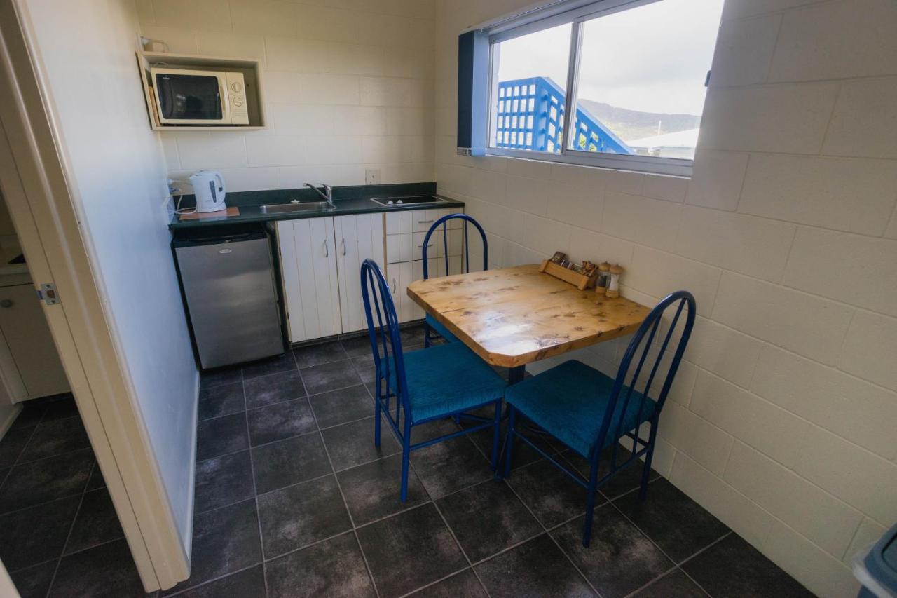 Ahipara Bay Motel Bagian luar foto